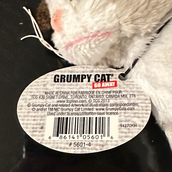 Grumpy Cat Plush - Picture 10 of 10